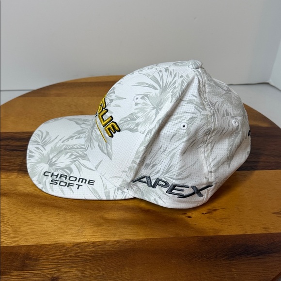 Rare! Callaway Rogue ST Limited Edition Maui Golf Hat White Gray Very Good Cond - Picture 4 of 11